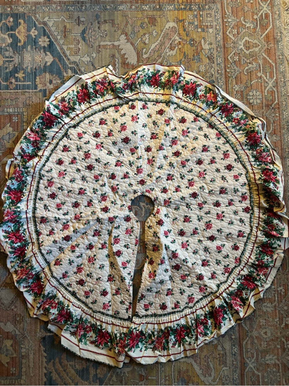 Vintage inspired Christmas Tree Skirt with poinsettias